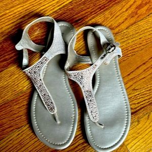 Neutral flat in time for spring!